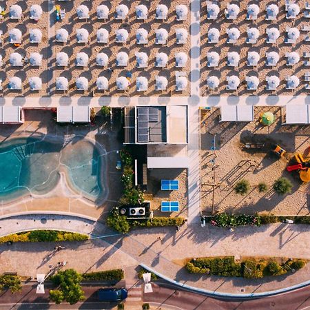 Hotel International Direttamente Sulla Sabbia Misano Adriatico Eksteriør billede