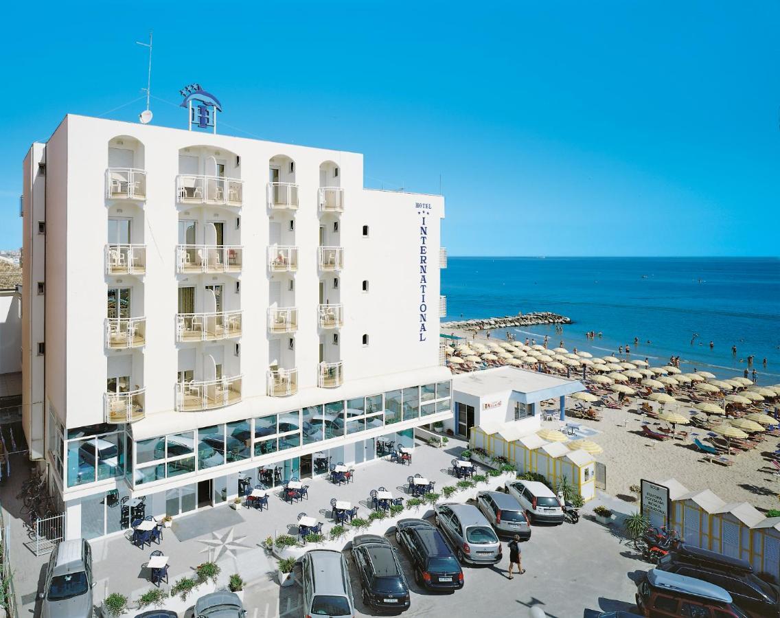 Hotel International Direttamente Sulla Sabbia Misano Adriatico Eksteriør billede