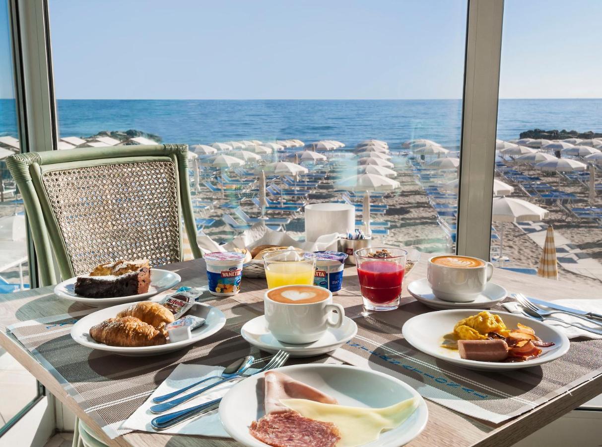 Hotel International Direttamente Sulla Sabbia Misano Adriatico Eksteriør billede